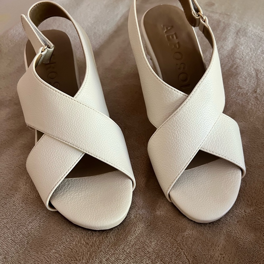 AEROSOLES Women's White Cross-Strap Sandals